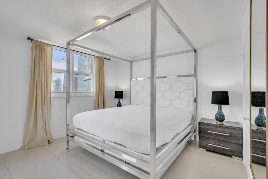 Luxurious Private Unit With Parking Apartman Miami Kültér fotó