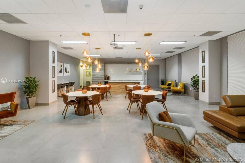 Luxurious Private Unit With Parking Apartman Miami Kültér fotó