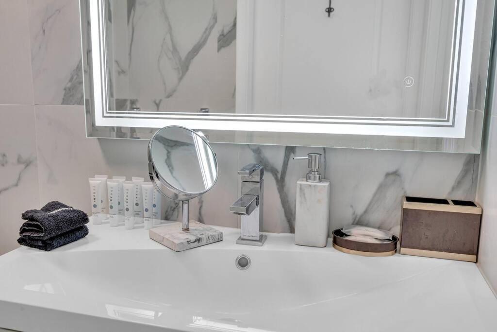 Luxurious Private Unit With Parking Apartman Miami Kültér fotó