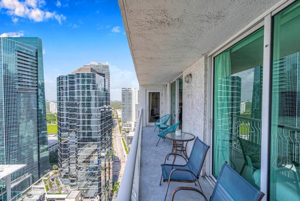 Luxurious Private Unit With Parking Apartman Miami Kültér fotó