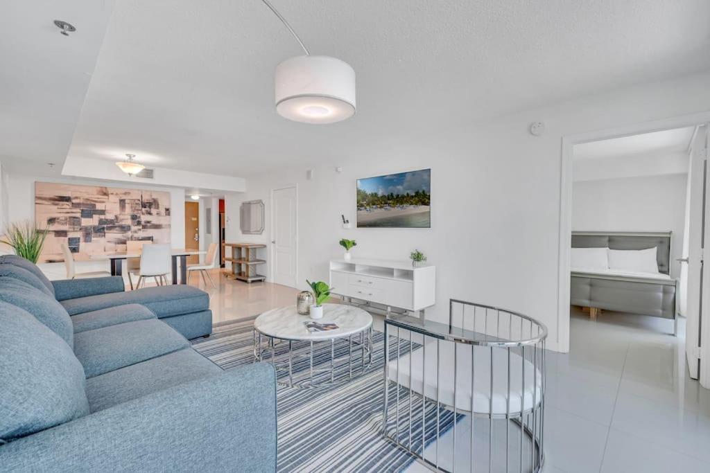 Luxurious Private Unit With Parking Apartman Miami Kültér fotó