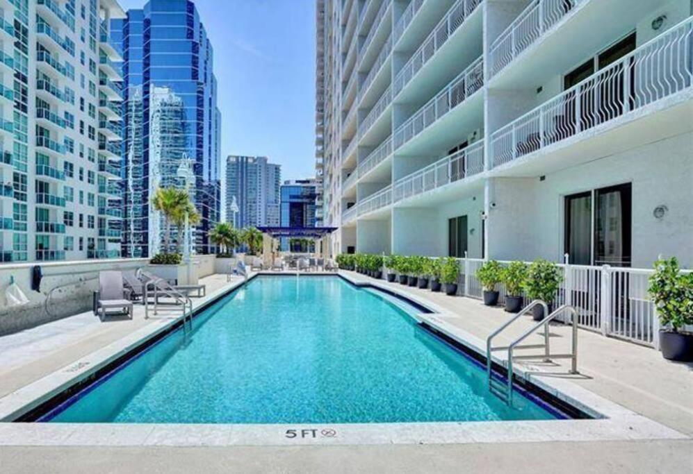 Luxurious Private Unit With Parking Apartman Miami Kültér fotó