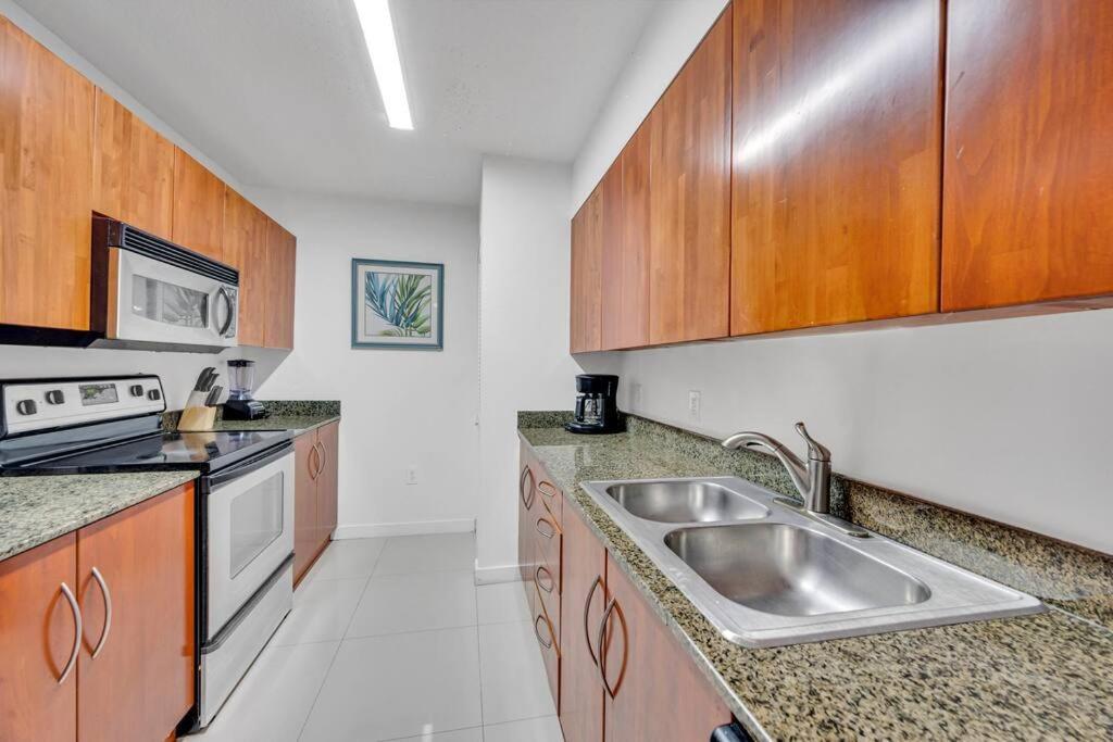 Luxurious Private Unit With Parking Apartman Miami Kültér fotó