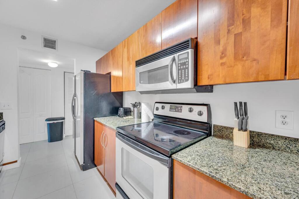 Luxurious Private Unit With Parking Apartman Miami Kültér fotó